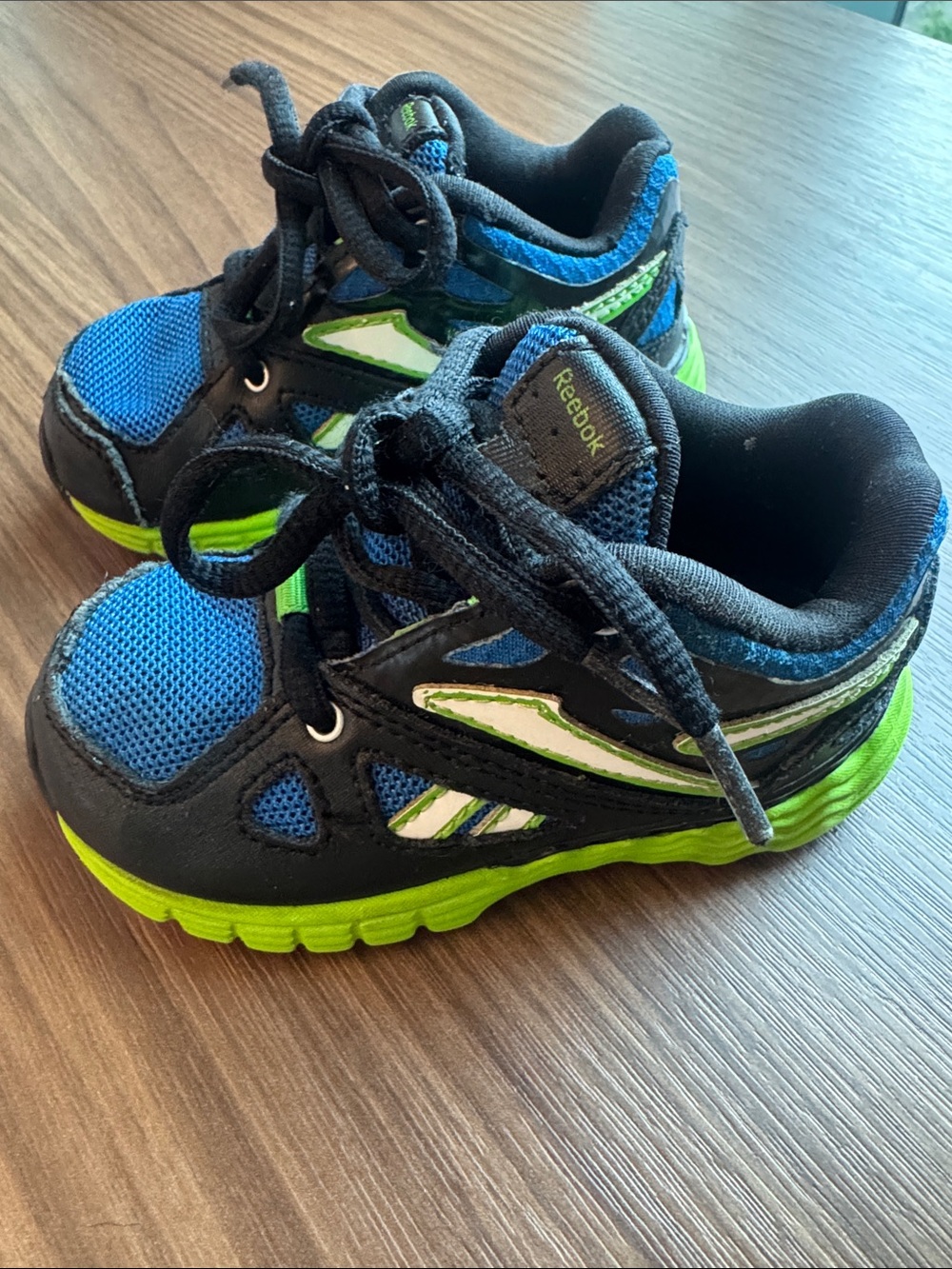 Reebok Kids Blue, Black and Green Athletic Sneakers size 5